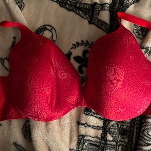 Victoria’s secret bra rose red